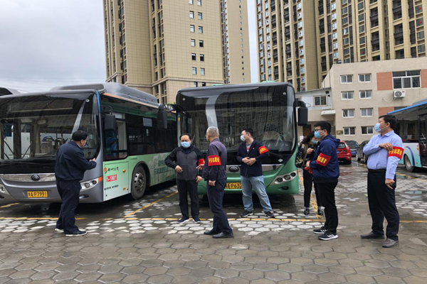 中共郑州赫喆文化传播有限公司团支部召开“疫情防控常态化，为公共交通助力”志愿服务实践活动